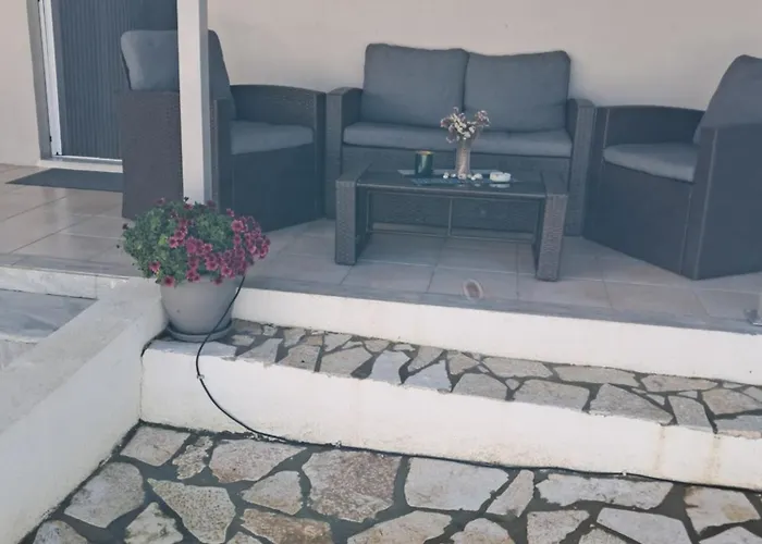 Willa Nicole Katarrakhion