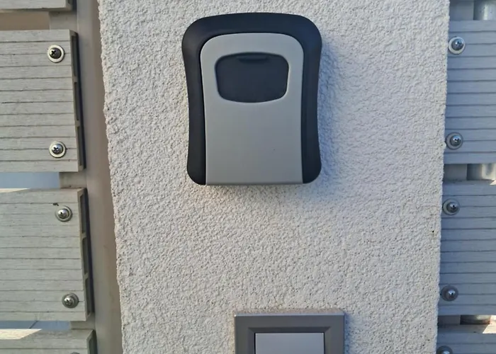 Nicole Villa Katarrakhion