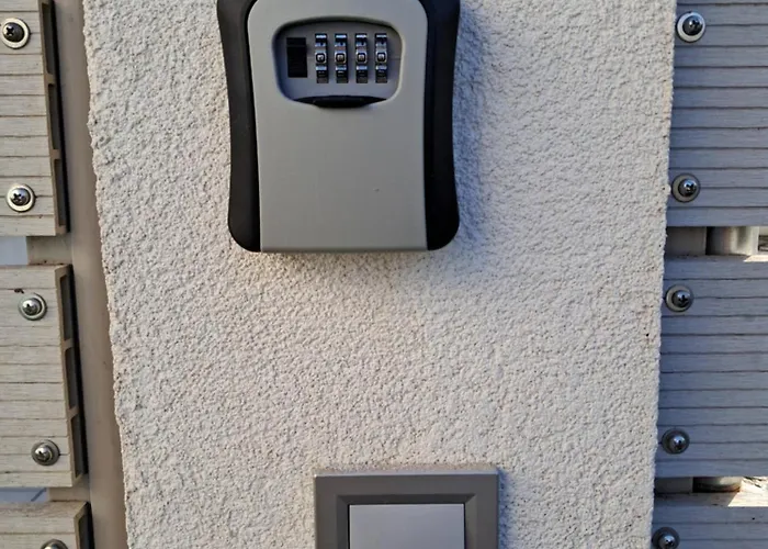 Nicole Willa Katarrakhion